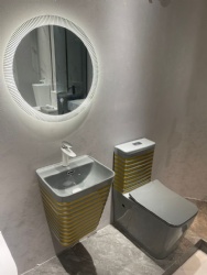 Bathroom toilet set